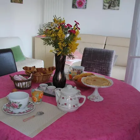 Agreable Et Tranquille Apartman